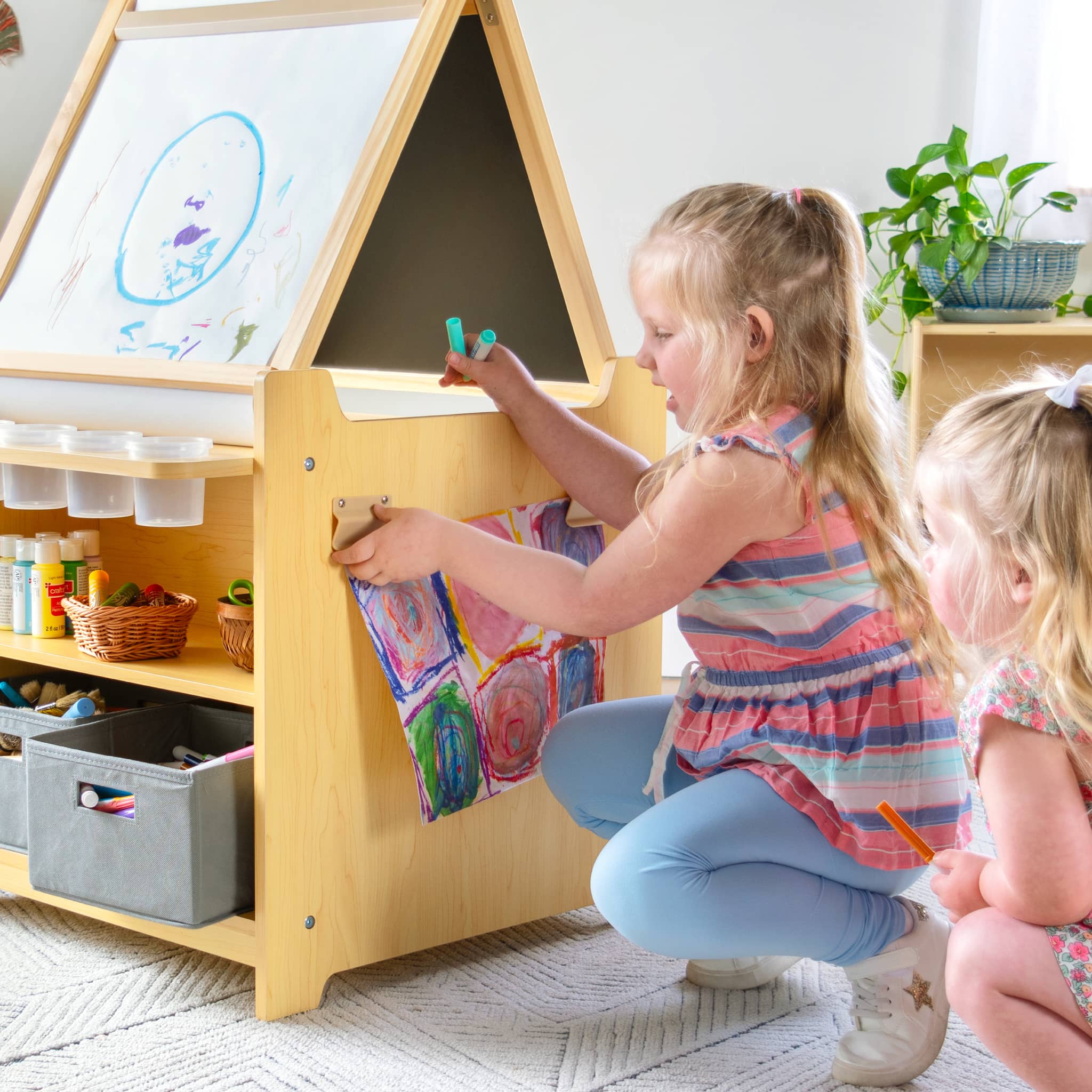 Kids' Desk to Easel Art Cart - US 2277 – Guidecraft outlet shop